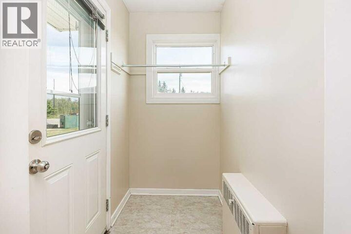 Property Photo:  22 Poplar Crescent  AB T4S 1V3 