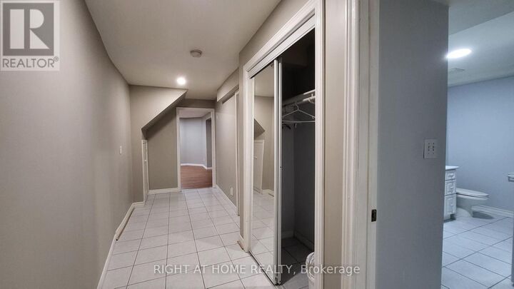Property Photo:  5402 Fasdon Court Lower  ON L5V 1Y8 
