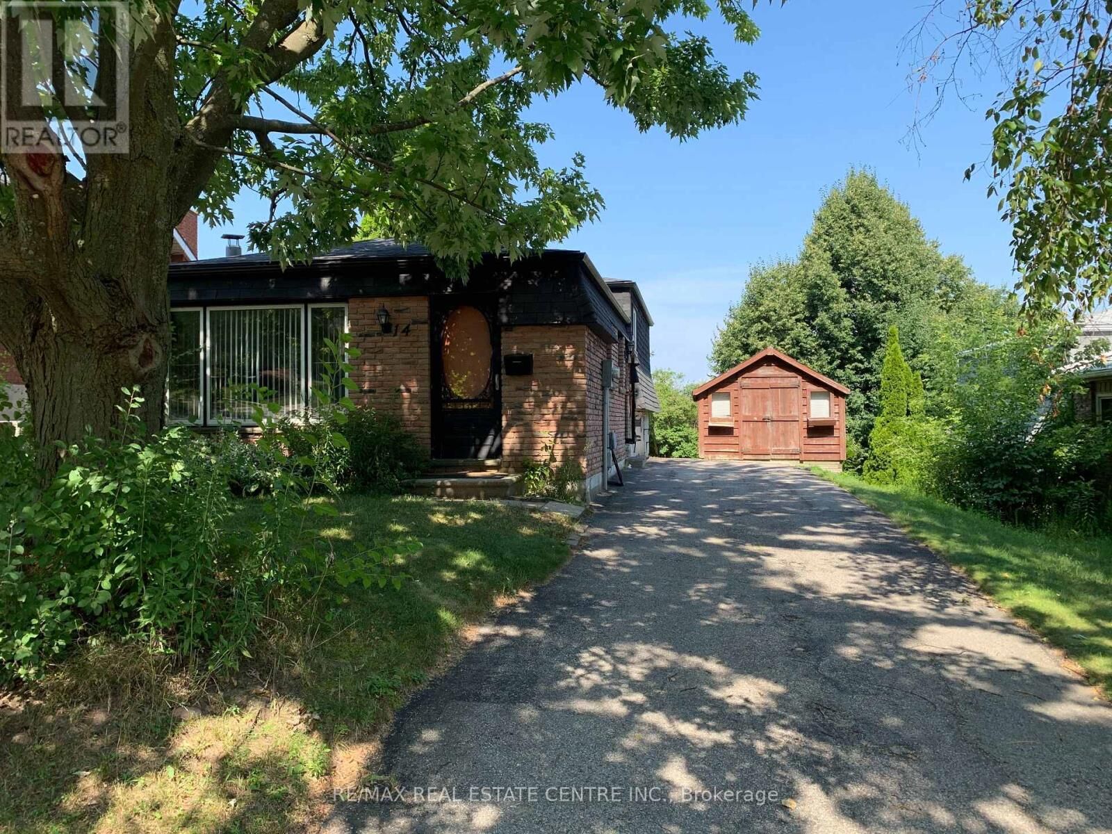 Property Photo:  14 Sandsprings Crescent  ON N2E 2C7 