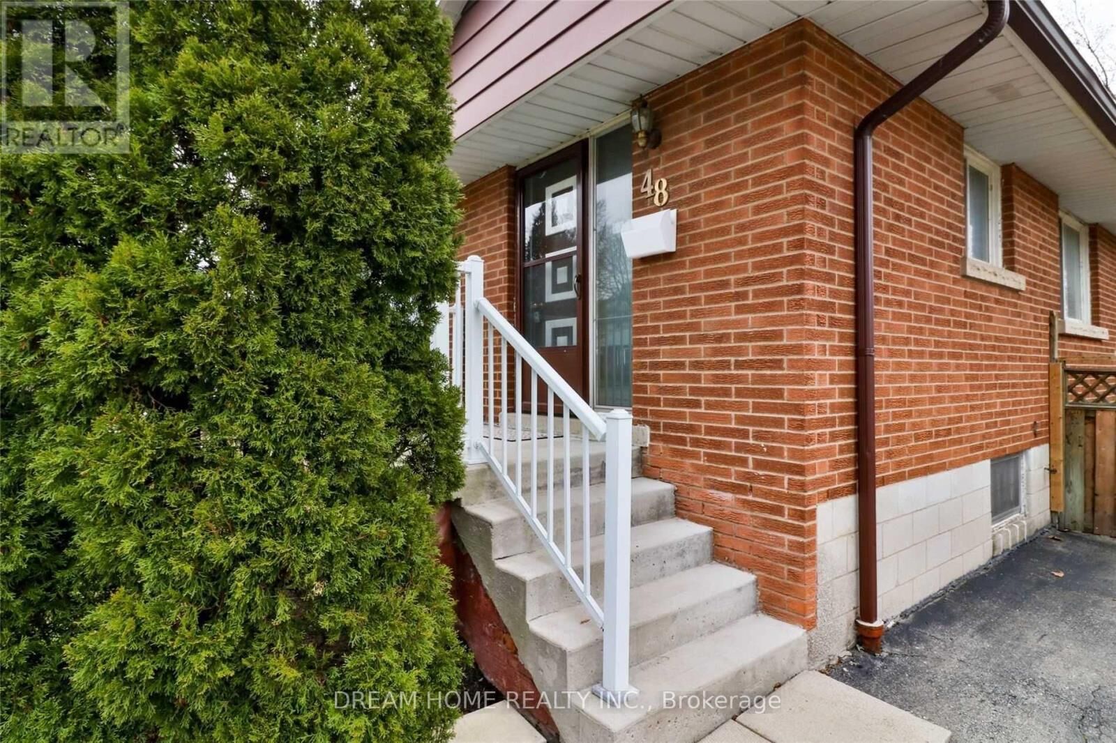 Property Photo: 48 Meadowlark Drive ON L9A 2K7
