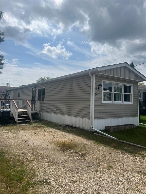 Property Photo:  22 Aspen Five Drive  MB R5G 0M4 