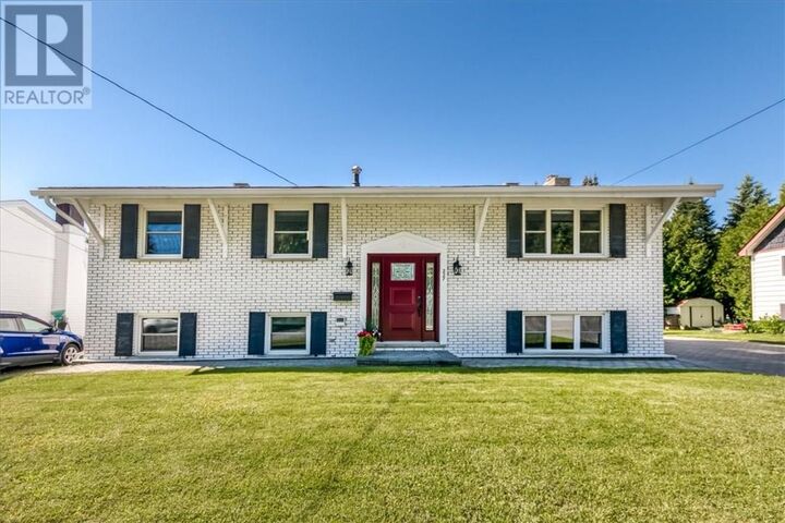 Property Photo: 227 Third ON P3Y 1M4