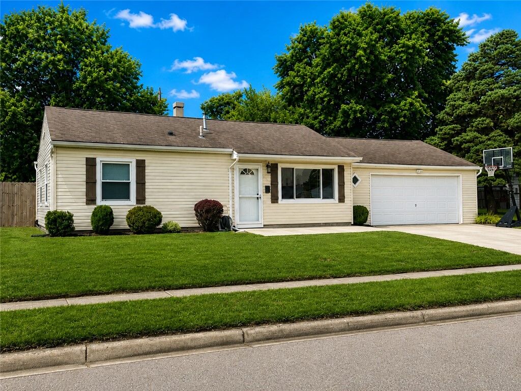 Property Photo: 814 Bristol Drive OH 45377