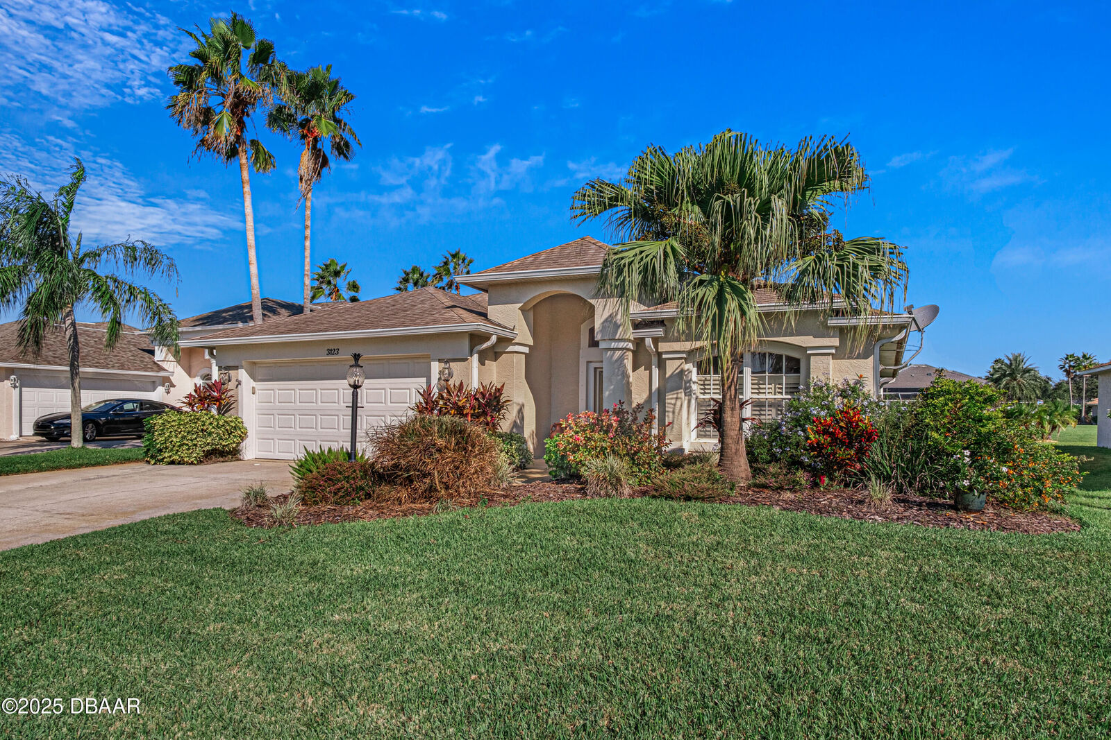 Property Photo: 3123 Waterway Place FL 32128