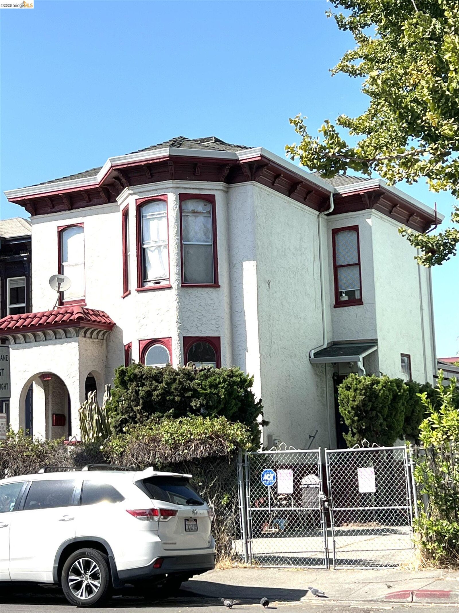 Property Photo:  684 18th Street  CA 94612 