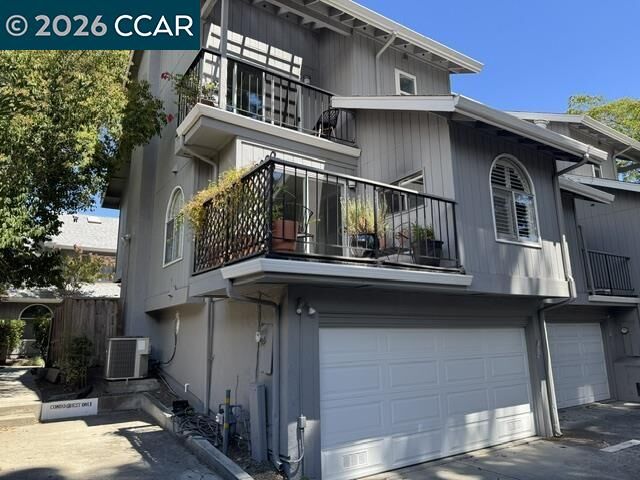 Property Photo: 122 Cleaveland Rd 6 CA 94523
