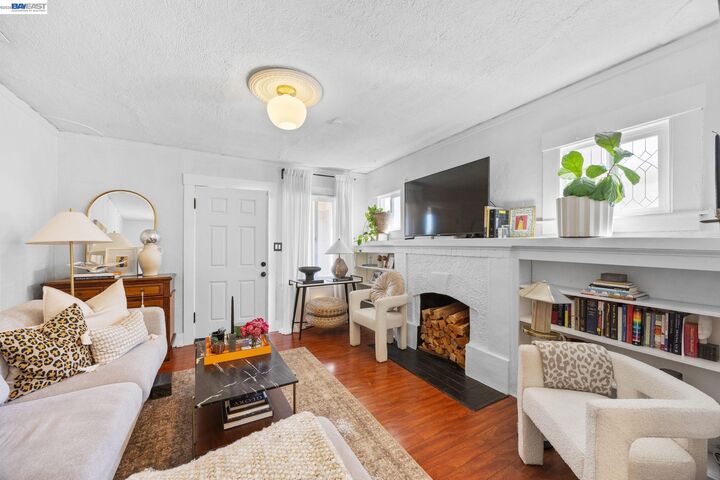 Property Photo: 1687 70th Ave CA 94621