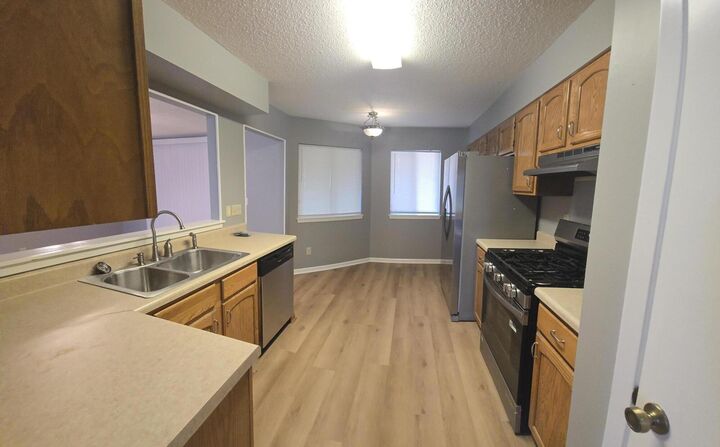 Property Photo:  3929 Balsam Drive  FL 32578 
