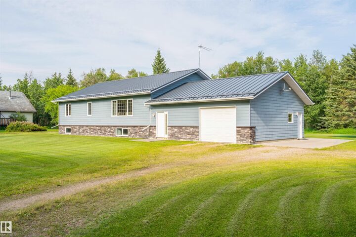 Property Photo: 59125 Range Road 102 AB T0A 3A0