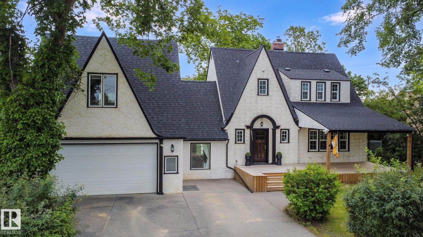 Property Photo: 4811 50 Street AB T9N 2G9
