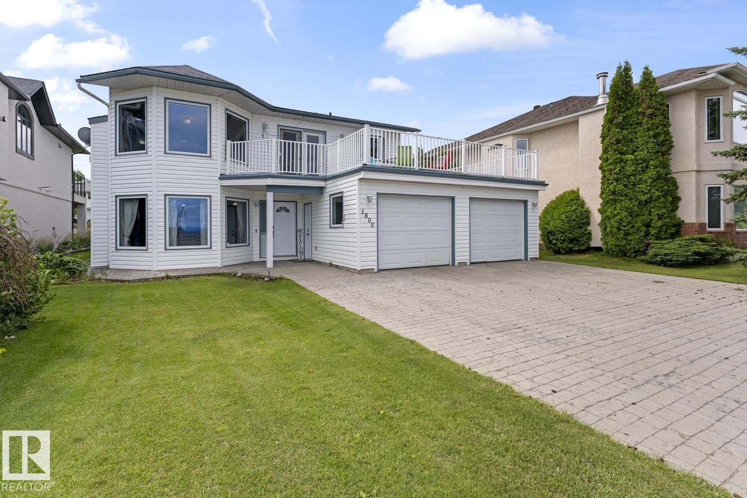 Property Photo: 1805 1 Avenue AB T9M 1B5