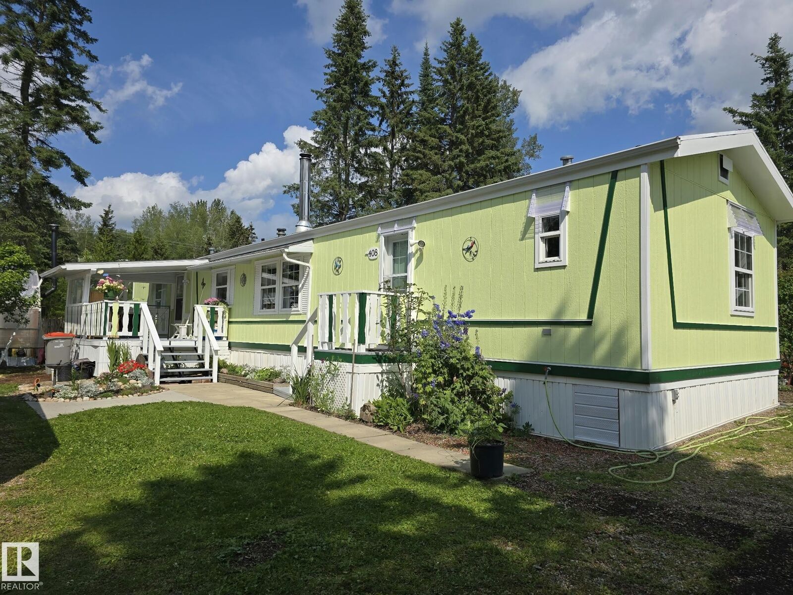 Property Photo: 408 3 Street AB T0C 2X0