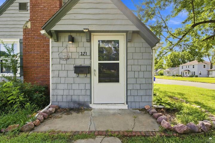 Property Photo:  321 S Adams St.  KS 66441 