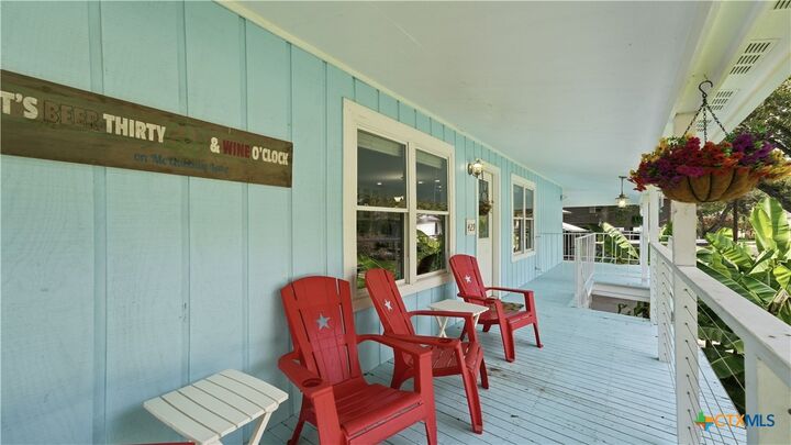 Property Photo:  429 Laguna Vista  TX 78155 