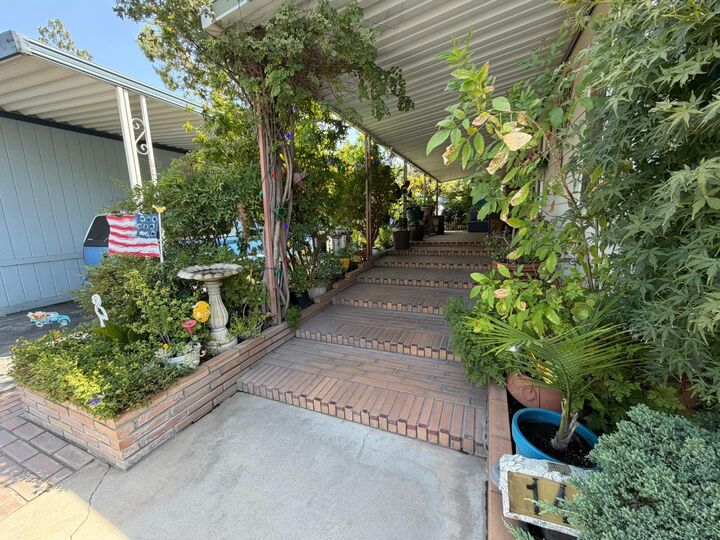 Property Photo: 2706 W Ashlan Avenue CA 93705