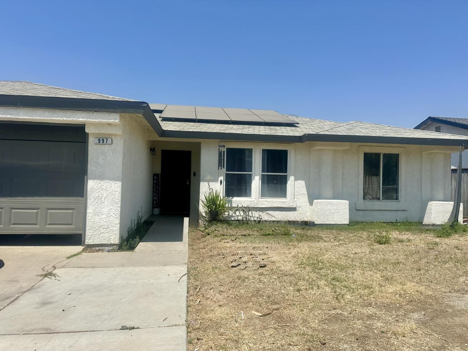Property Photo: 997 E Jolson Avenue CA 93706
