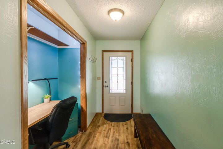 Property Photo:  1658 Portland Drive  ND 58504 