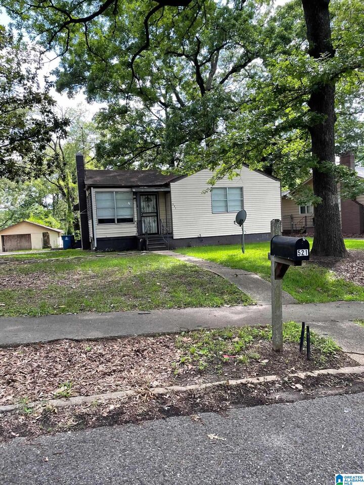 Property Photo: 521 Osceola Circle AL 35064