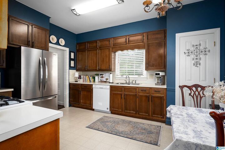 Property Photo: 4662 Round Forest Drive AL 35213