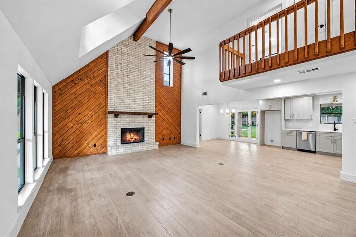 Property Photo:  221 Montwood  TX 78155 