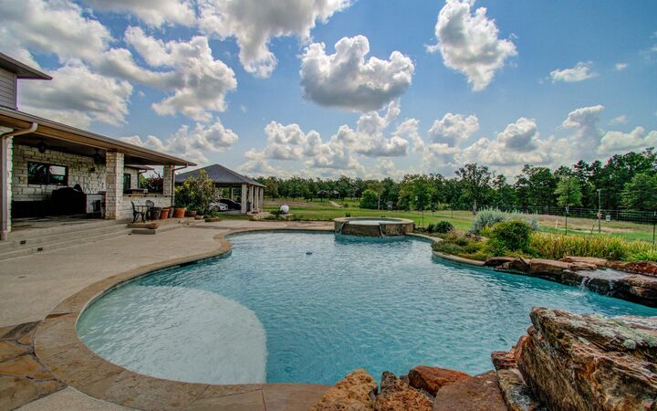 Property Photo:  6845 W Fm 942  TX 77351 