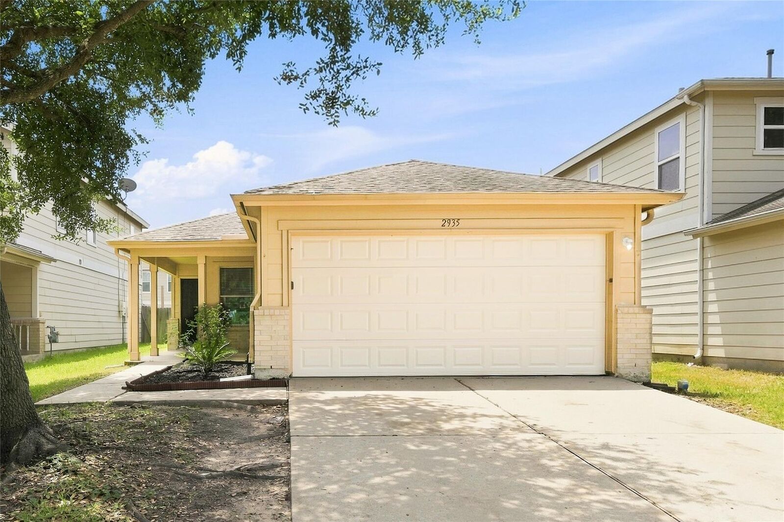 Property Photo: 2935 Yearling Colt Court TX 77038