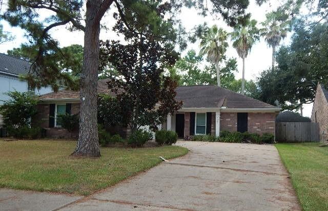 Property Photo: 7607 Sandygate Lane TX 77095