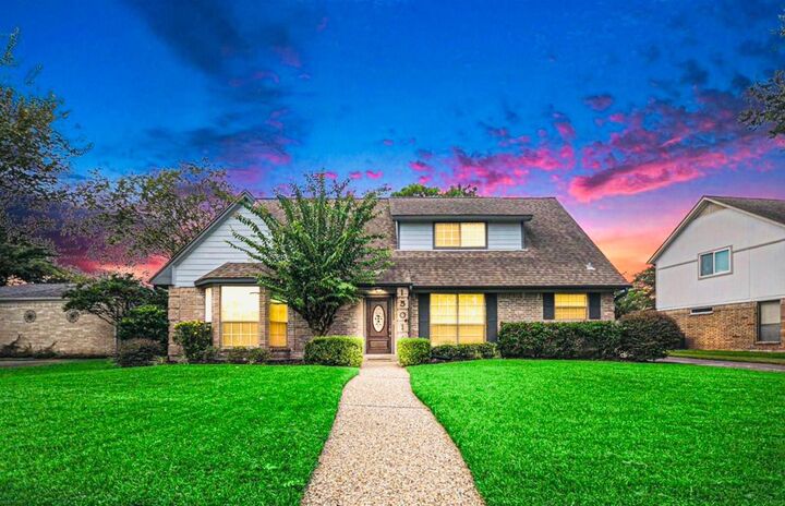Property Photo:  15014 Hollydale Drive  TX 77062 