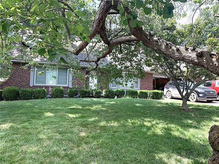 Property Photo: 1705 NW Willow Circle MO 64014