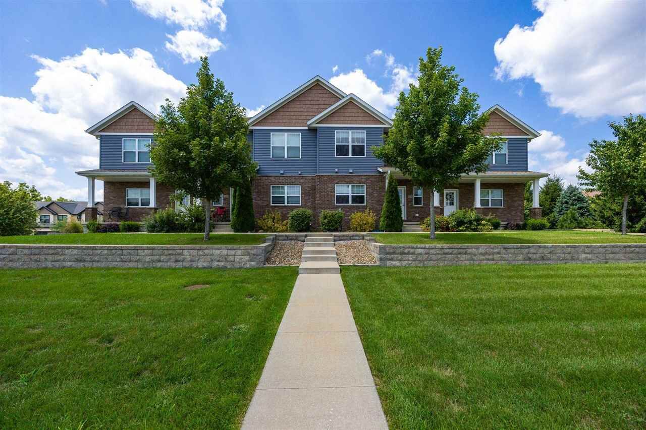 Property Photo:  1110 Ivy Ln  IA 52317 