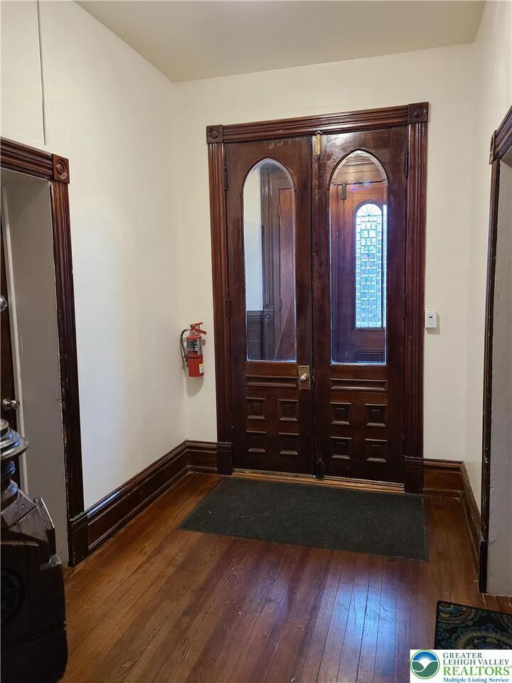 Property Photo: 507 1st Avenue 2 R PA 18018