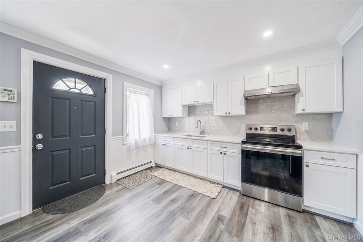 Property Photo:  5 Sinclair Street  NY 11950 