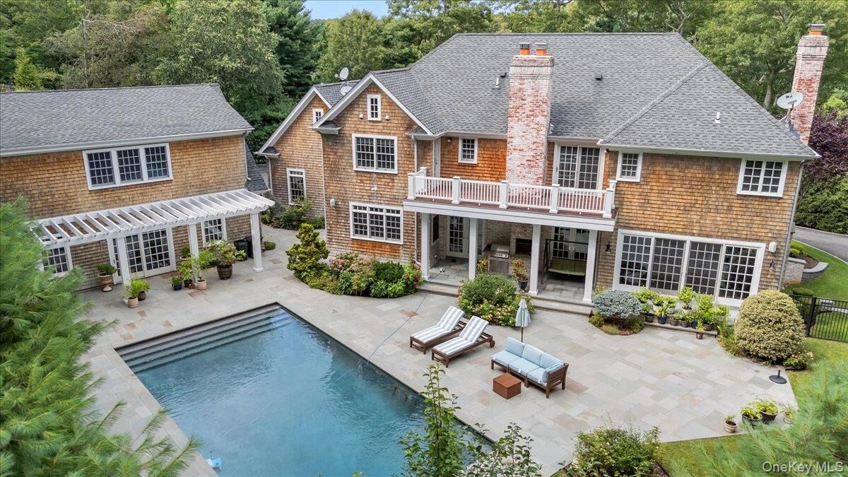Property Photo:  1481 N Country Road  NY 11792 