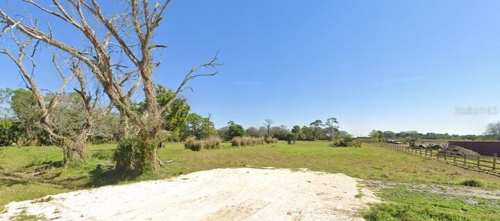 Property Photo: 1376 NE 48th Avenue FL 34972