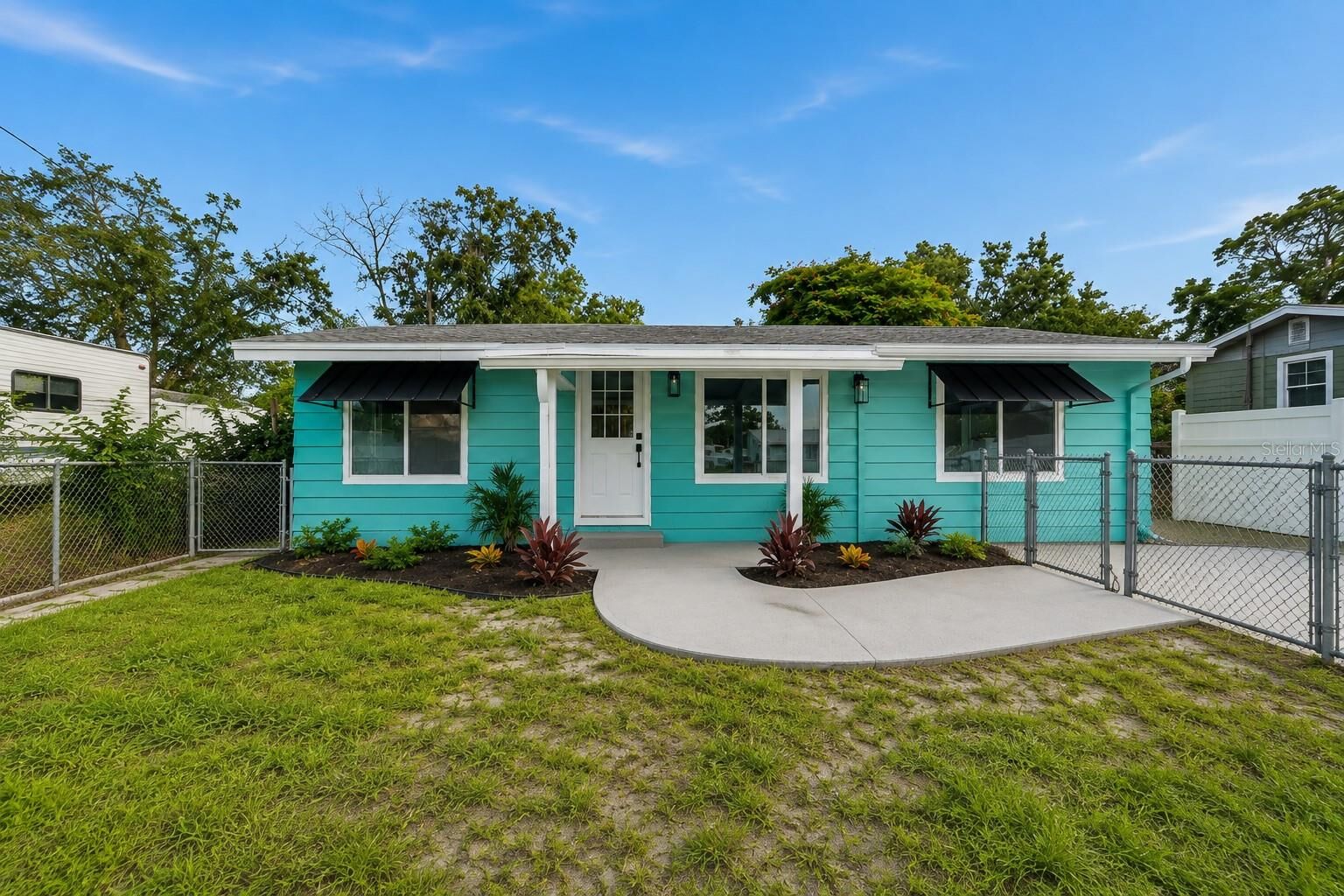 Property Photo:  5541 Kensington Street  FL 34232 
