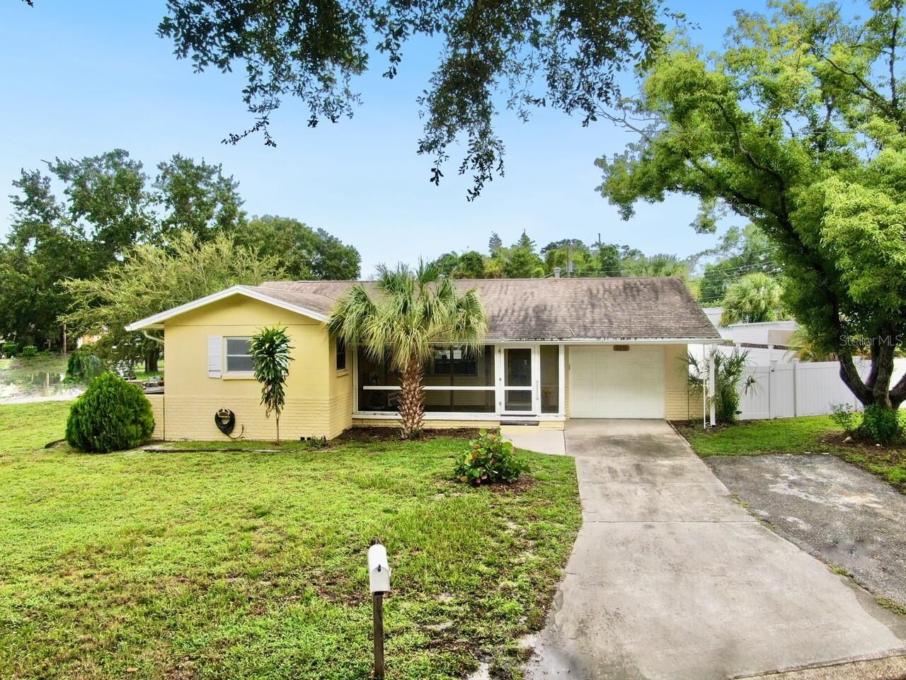 Property Photo: 5233 52nd Way N FL 33709