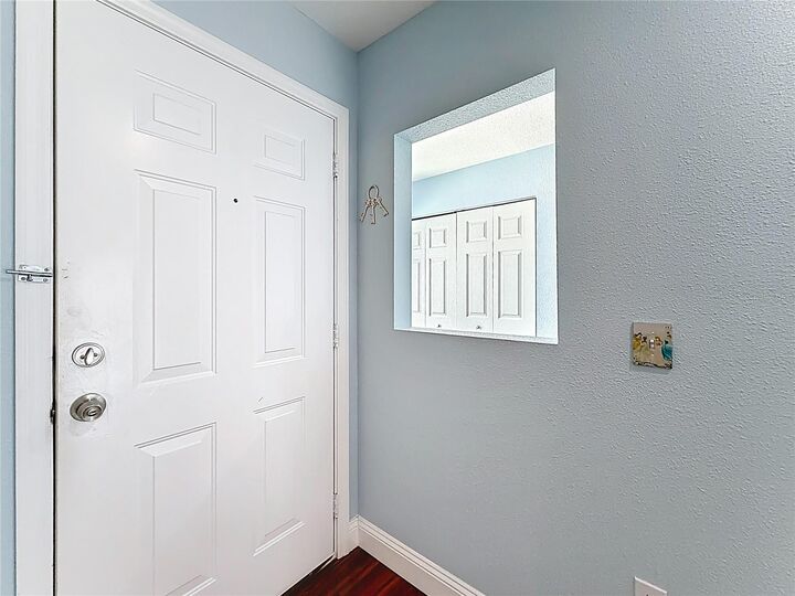 Property Photo:  2260 Grenwich Avenue 2260  FL 32817 
