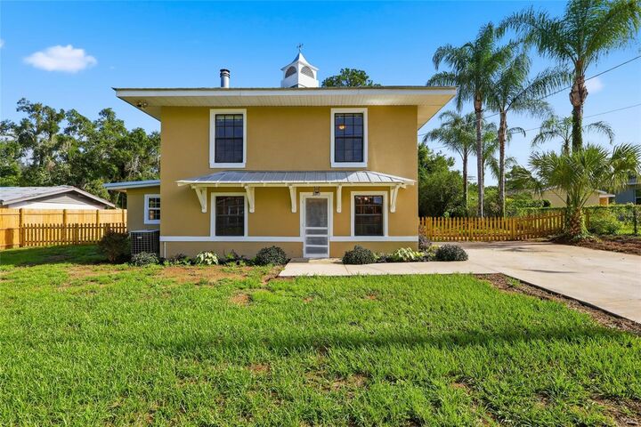 Property Photo: 37715 Dixie Avenue FL 33525