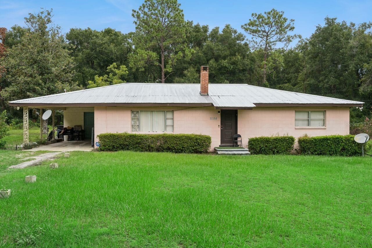 Property Photo: 6184 NE 54th Boulevard FL 34785