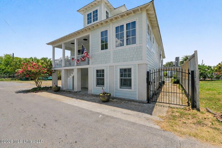 Property Photo: 110 State Street MS 39520