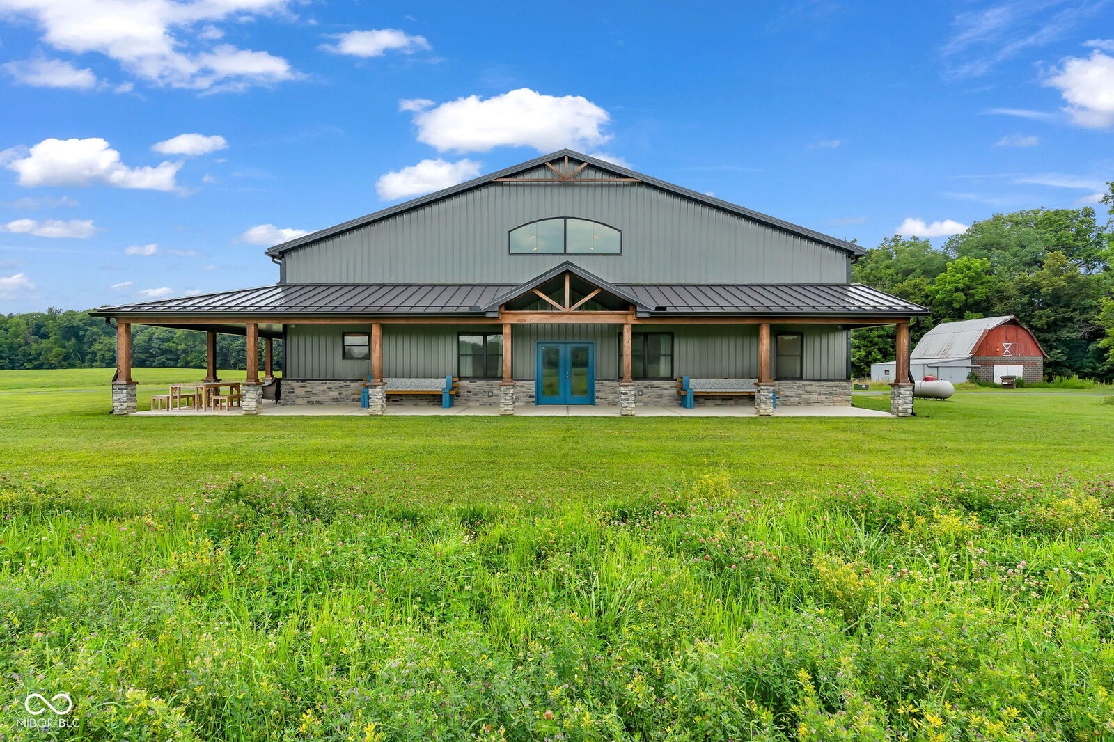 Property Photo: 4735 E County Road 550 S IN 46135