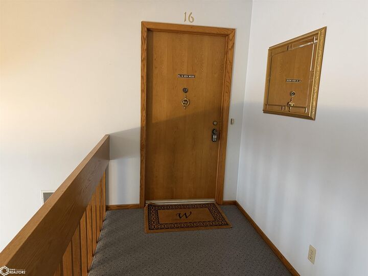 Property Photo: 1505 E 14th Street 16 IA 50022