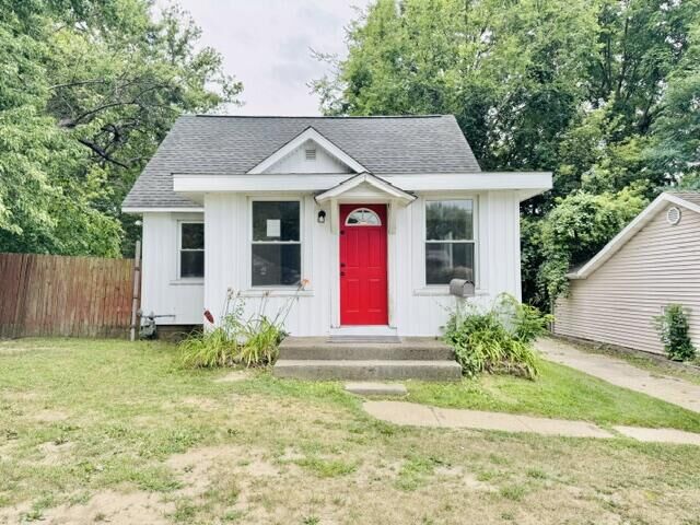 Property Photo:  8 Richmond Avenue  MI 49014-4404 