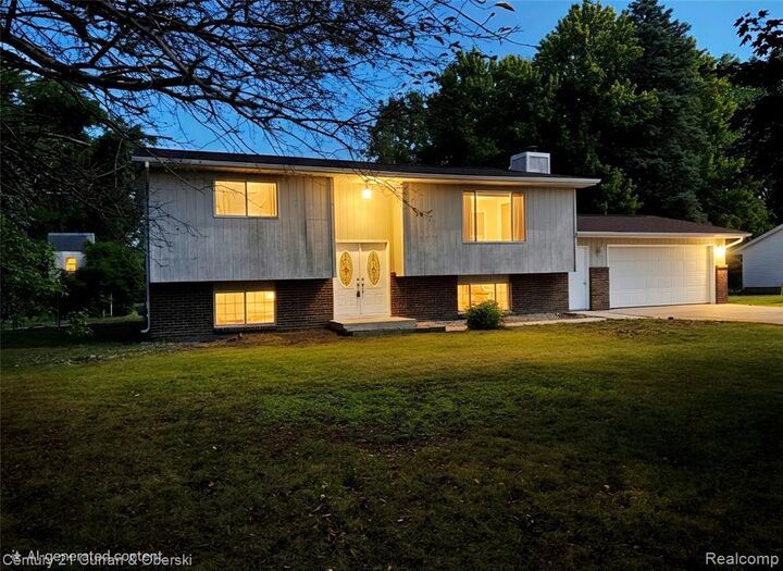 Property Photo: 1954 W Midland Road MI 48611