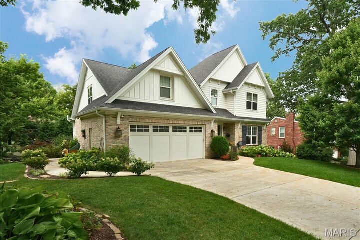 Property Photo: 1455 Forest View Drive MO 63122