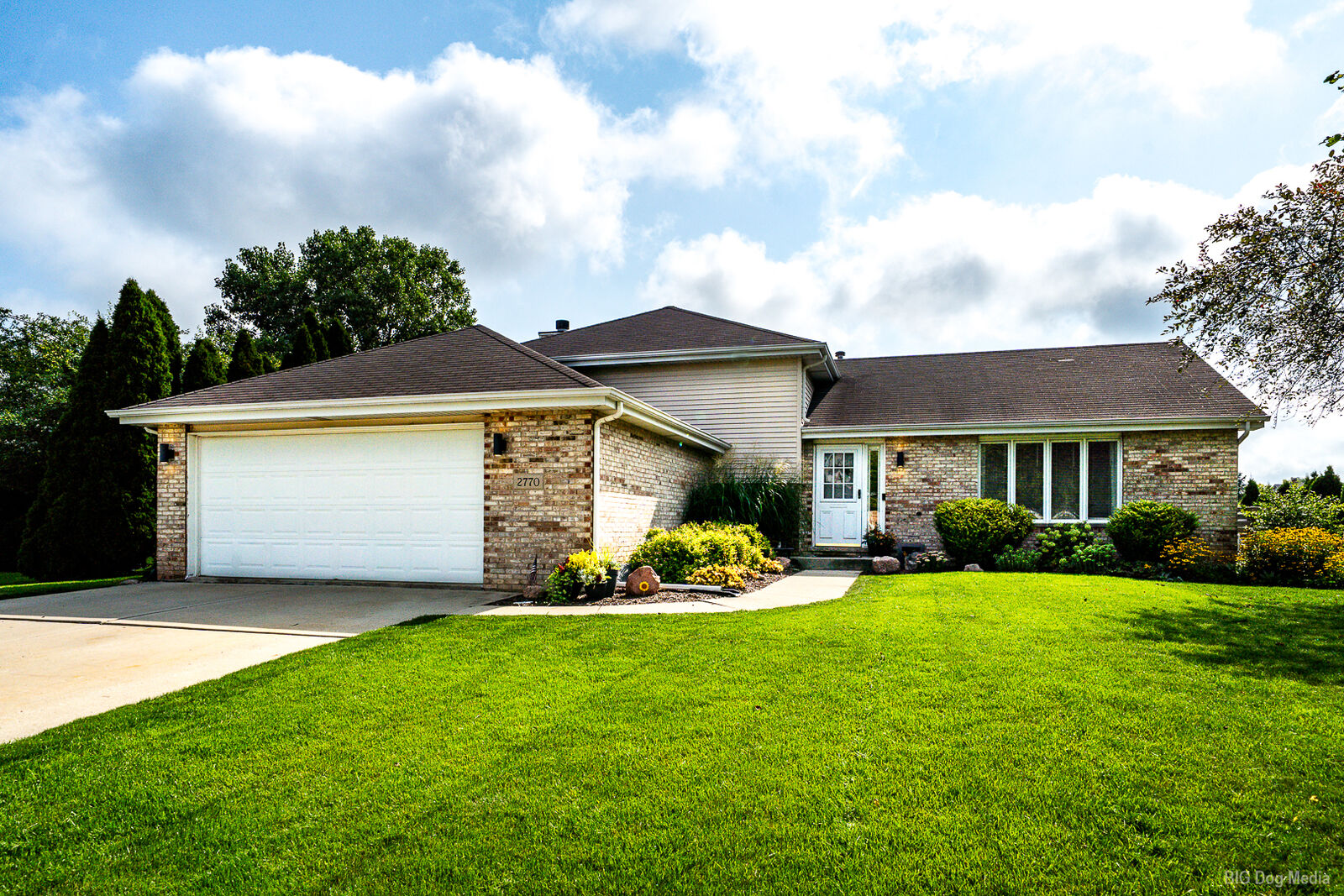 Property Photo: 2770 Kingsway Avenue IL 60451