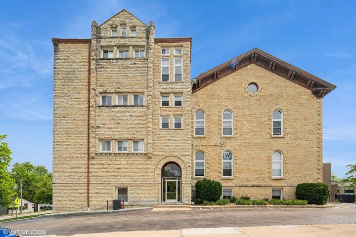 Property Photo:  400 McCarthy Road 421  IL 60439 