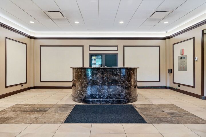 Property Photo: 4850 S Lake Park Avenue 903 IL 60615