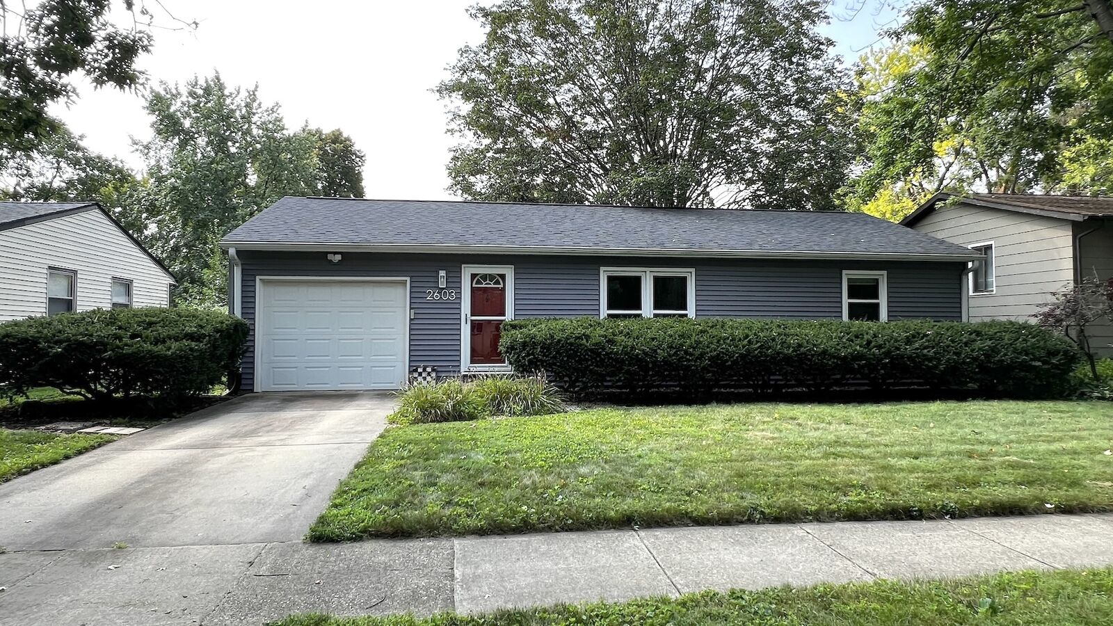 Property Photo:  2603 Trafalgar Square  IL 61821 