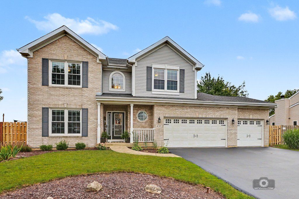Property Photo: 437 Raintree Drive IL 60543